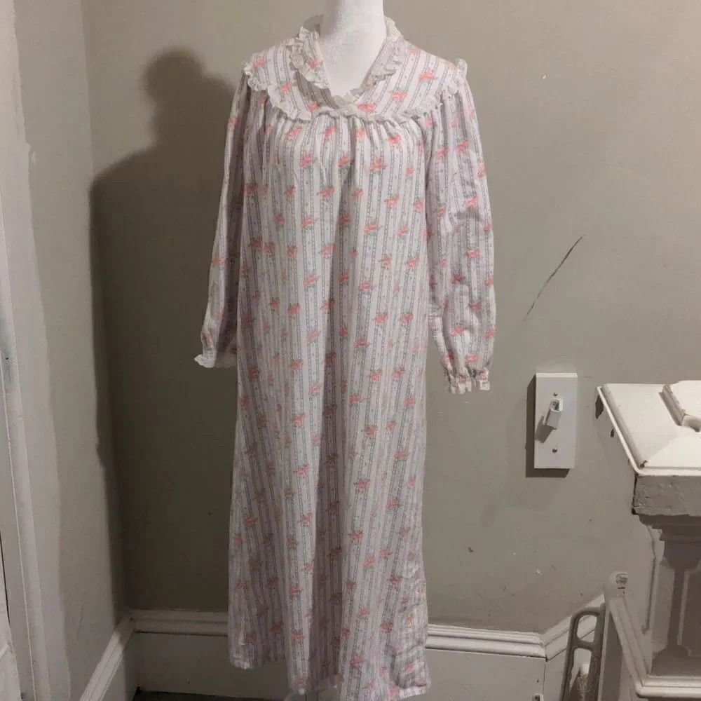 Vintage Lanz Accentuette Small Cotton Long Sleeve Pink RoseLace Trim Night Gown - Picture 2 of 12